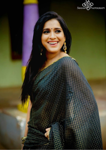 Telugu TV Actress Rashmi Gautam Photo Shoot In Black Saree 5